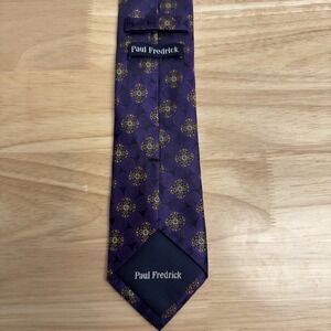 Paul Fredrick Mens Necktie Tie Purple Jacquard Floral Medallion 100% Silk Crest
